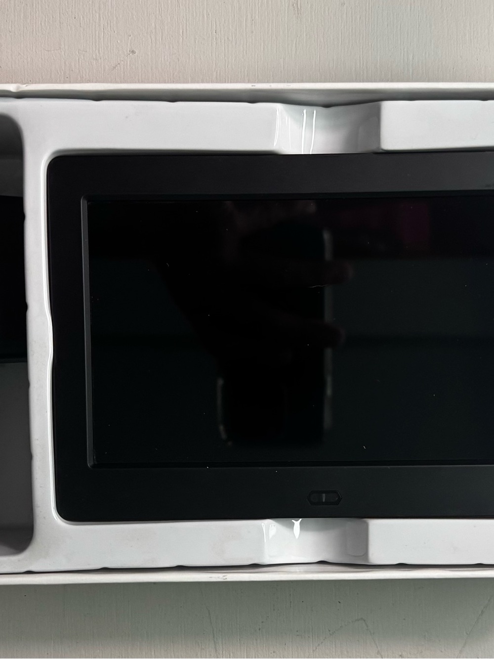 10.1” HD Digital Photo Frame Remote Adapter Manual Included - Picture 3 of 9